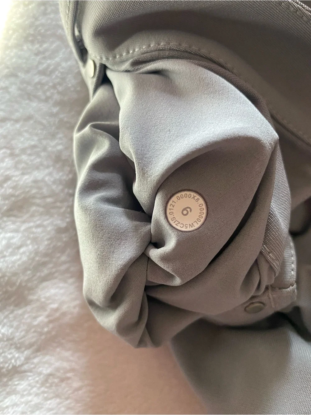Lululemon City Sleek 5 Pocket 7/8 Pant
Rhino Grey size 6 - Picture 9 of 9